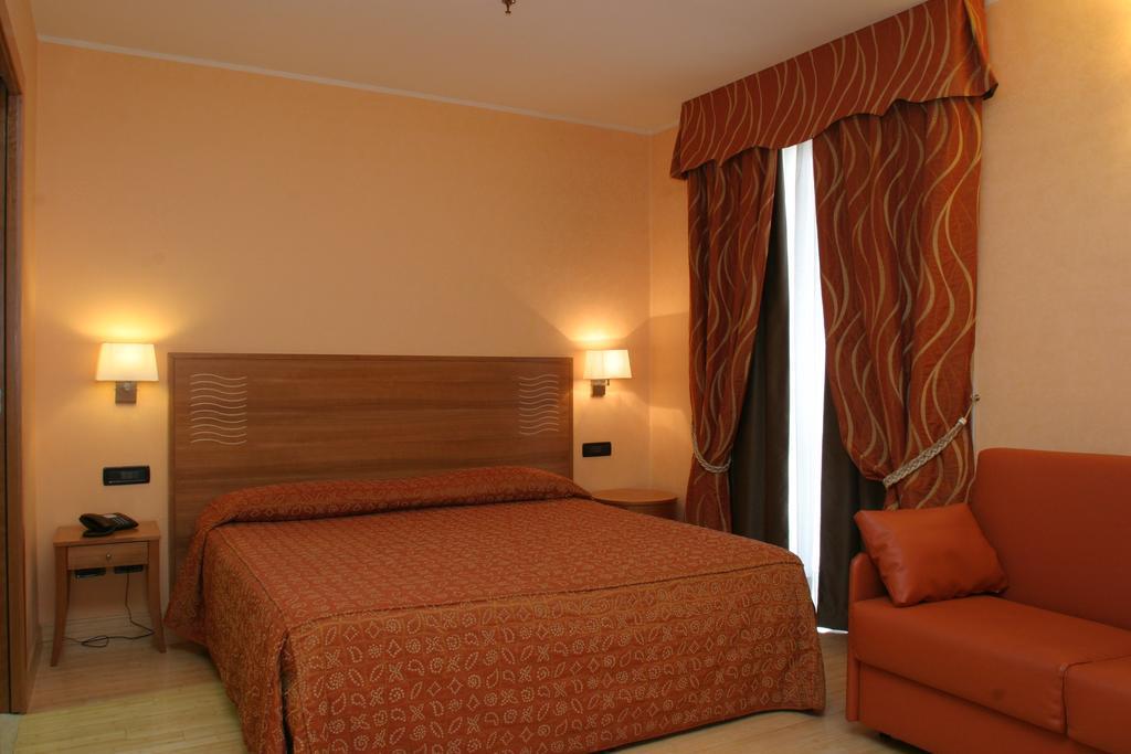 טורינו Hotel Continental חדר תמונה